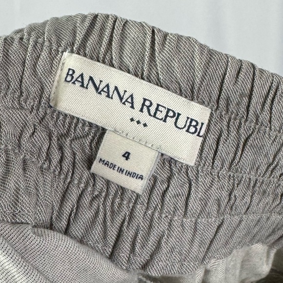 Banana Republic Gray Pull On White Lace Stripe Mini Skirt 4 - Picture 4 of 4